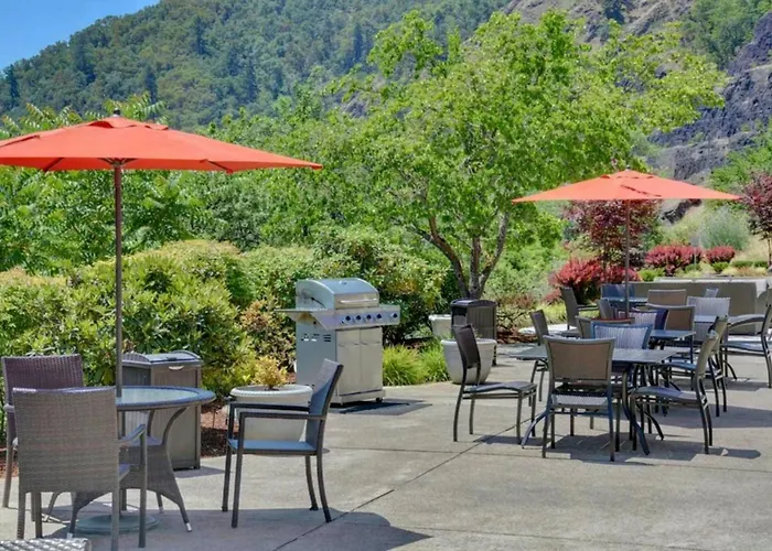 The Lodge At Roseburg